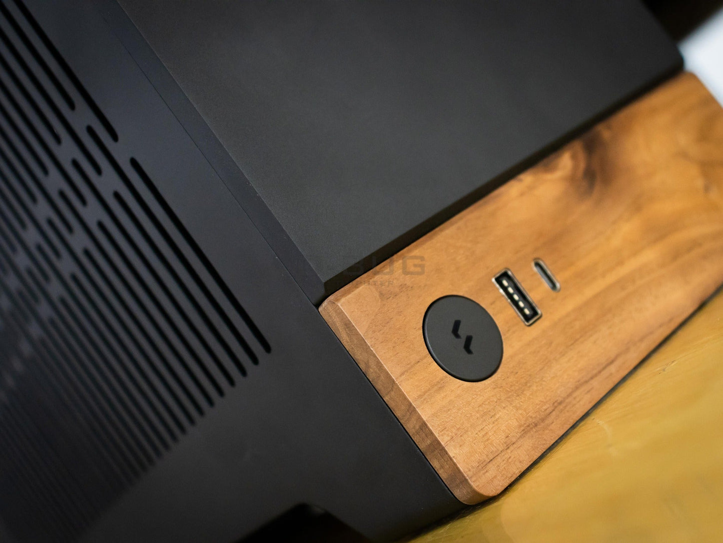 TREX LV18 (Mini-iTX) CPU AMD Ryzen 5 7600 / RTX5070 TI WINDFORCE SFF OC 16GB| DBUG680711 D-BUG COMPUTER