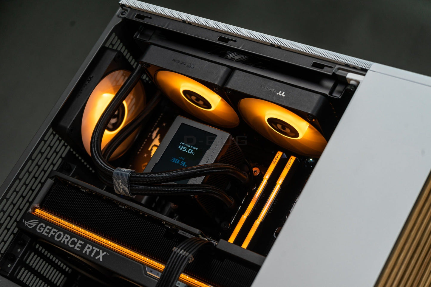 Mozilla LV199 (คอมประกอบ) CPU AMD RYZEN 7-9800X3D / RTX5090 ASTRAL OC 32GB | DBUG680815 D-BUG COMPUTER