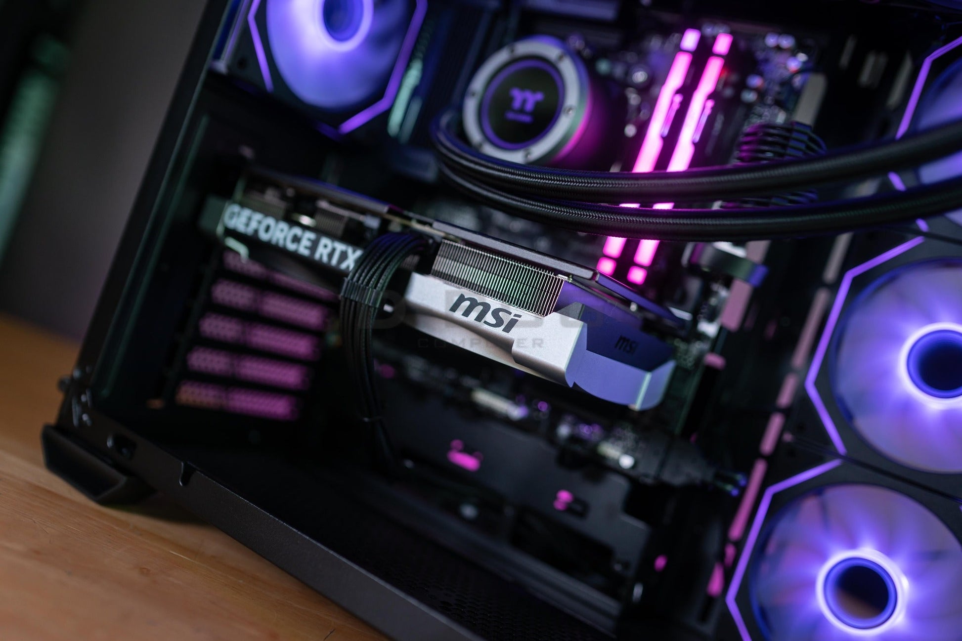 Mozilla LV224 (คอมประกอบ) CPU AMD  RYZEN 7-9800X3D /   RTX 5070 12G VENTUS 2X OC  | DBUG681015 D-BUG COMPUTER