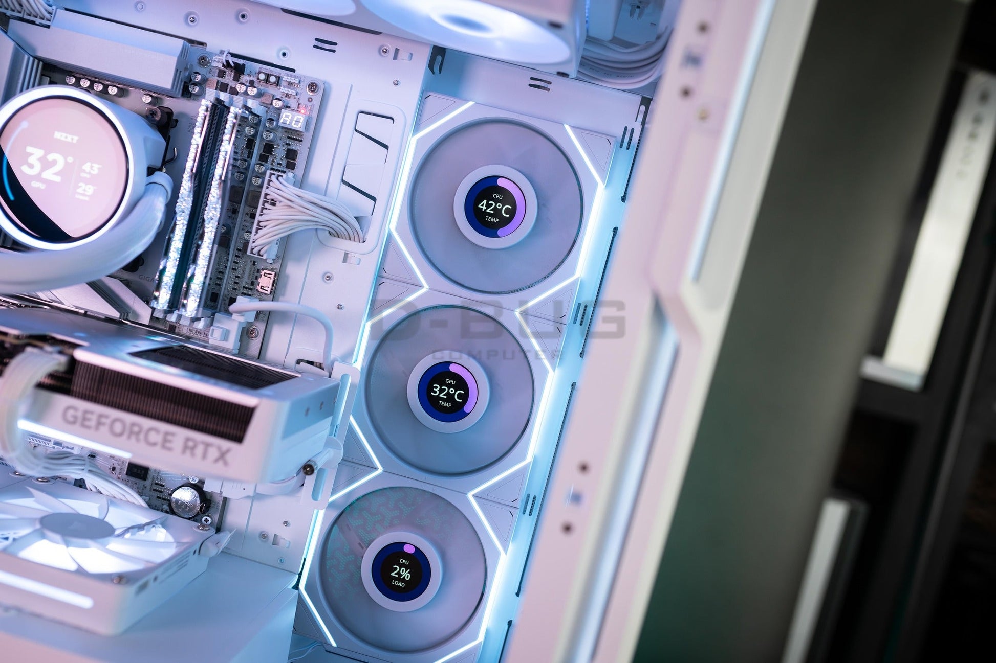 Mozilla LV225 (คอมประกอบ) CPU AMD  RYZEN 7-9800X3D /  RTX5070 Ti Eagle OC ICE SFF 16GB White | DBUG681016 D-BUG COMPUTER