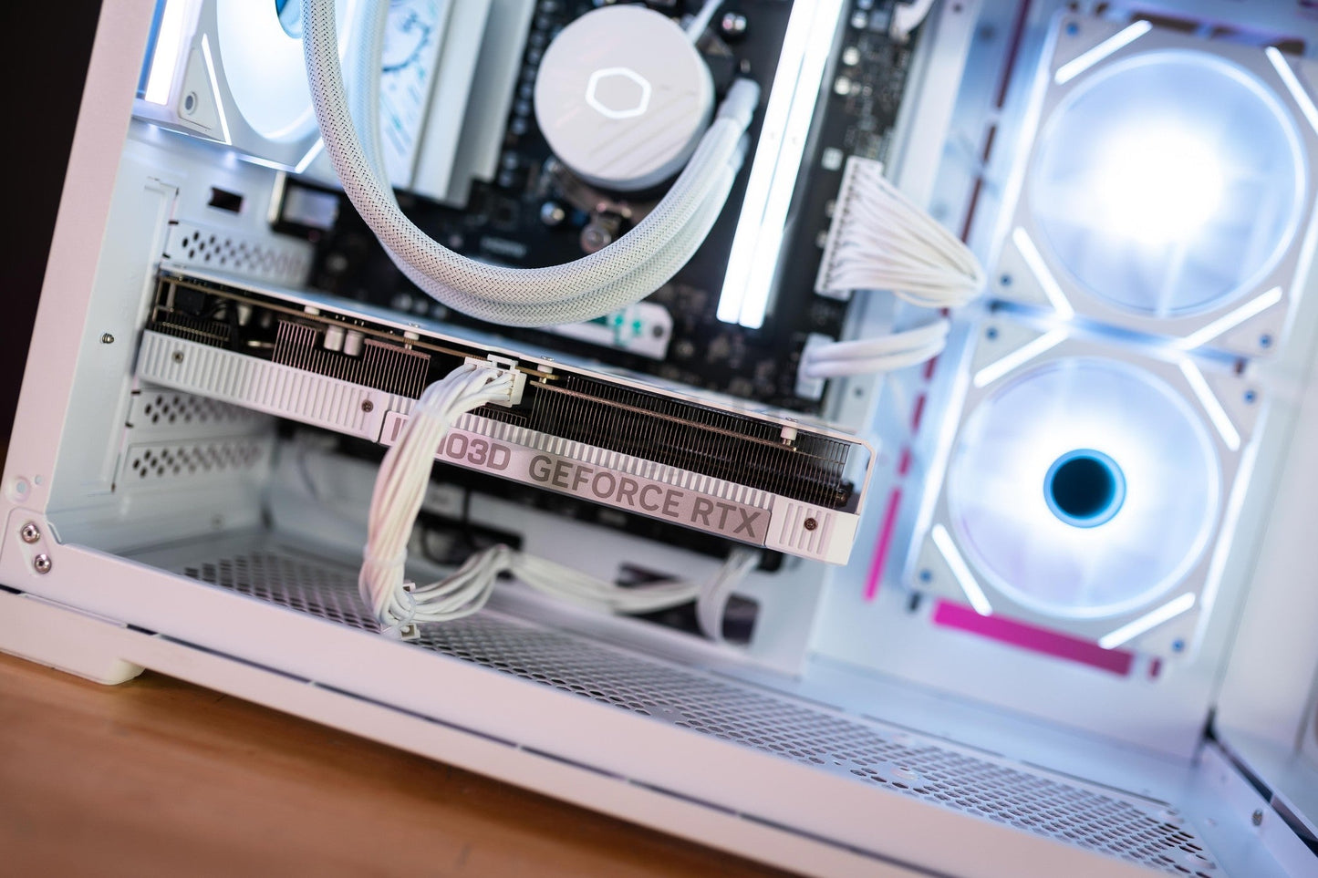 Mozilla LV223 (คอมประกอบ) CPU AMD RYZEN 7- 7800X3D /  RTX 5060 TI TWIN X2 WHITE  16GB GDDR7 | DBUG681014 D-BUG COMPUTER