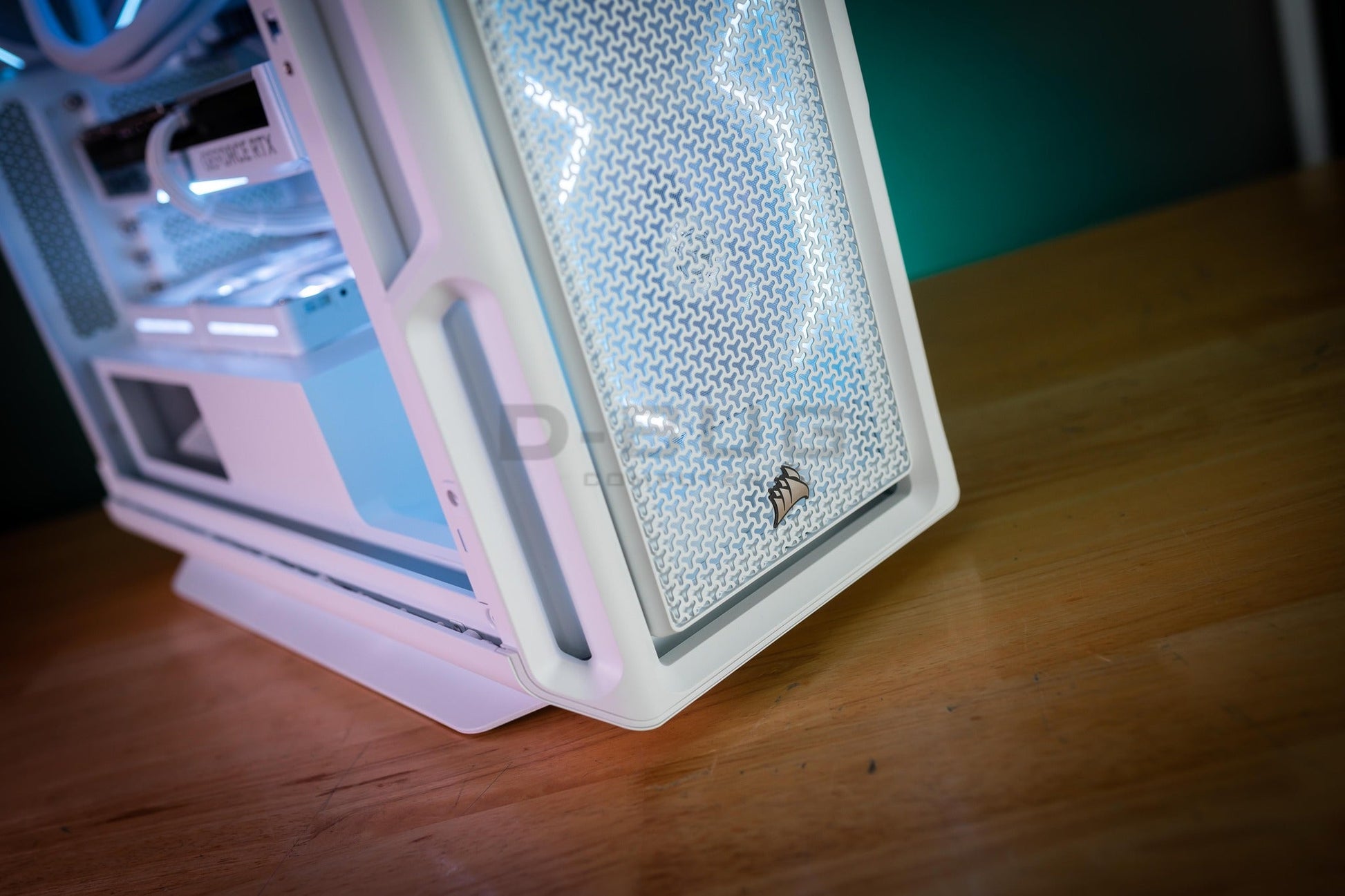 Mozilla LV225 (คอมประกอบ) CPU AMD  RYZEN 7-9800X3D /  RTX5070 Ti Eagle OC ICE SFF 16GB White | DBUG681016 D-BUG COMPUTER