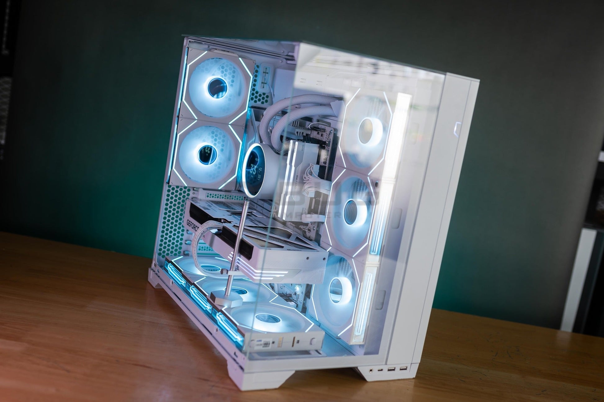 Mozilla LV230 (คอมประกอบ) CPU AMD RYZEN 7 9800X3D  /  RTX 5070 TI EX GAMER 1-CLICK OC WHITE   | DBUG681022 D-BUG COMPUTER
