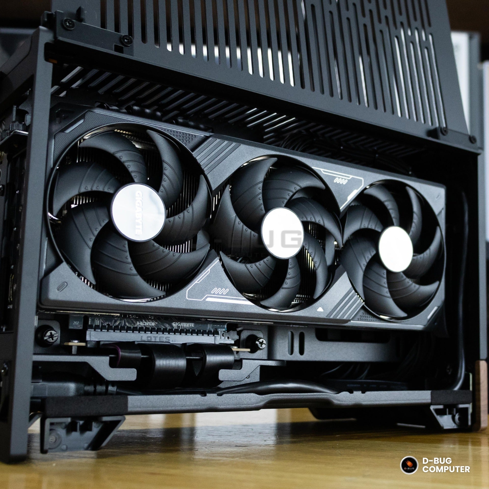TREX LV18 (Mini-iTX) CPU AMD Ryzen 5 7600 / RTX5070 TI WINDFORCE SFF OC 16GB| DBUG680711 D-BUG COMPUTER