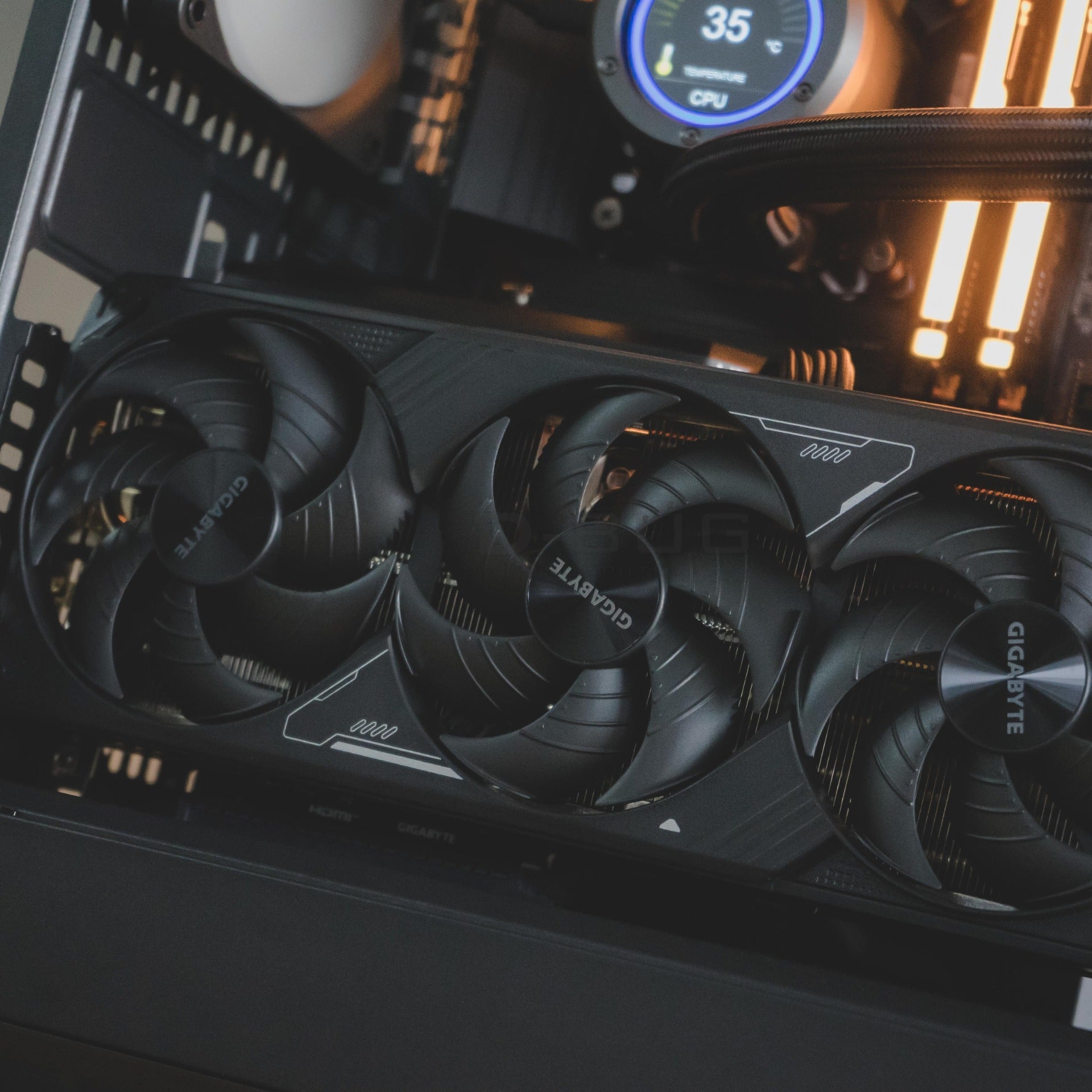 Mozilla LV183 (คอมประกอบ) CPU  Intel Ultra7 265 /  RTX™ 5070 Ti WINDFORCE OC SFF 16GB | DBUG680725 D-BUG COMPUTER