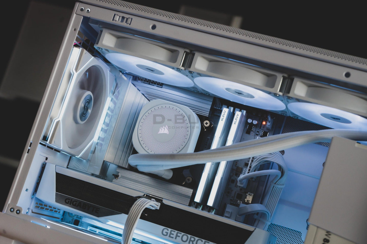 Mozilla LV185 (คอมประกอบ) CPU  Intel Ultra7 265K /  RTX 5070 EAGLE OC ICE SFF 12GB | DBUG680729 D-BUG COMPUTER