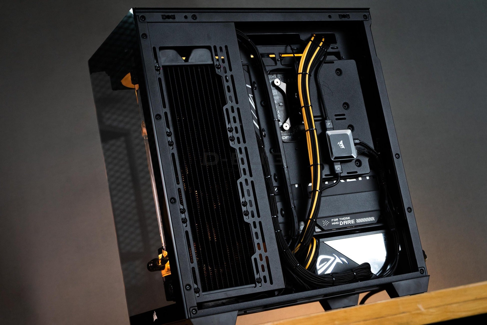 VIBRA LV21 (คอมระบบน้ำเปิด) Intel Ultra 9-285K  / RTX5090 ASTRAL OC 32GB  | DBUG6807315 D-BUG COMPUTER
