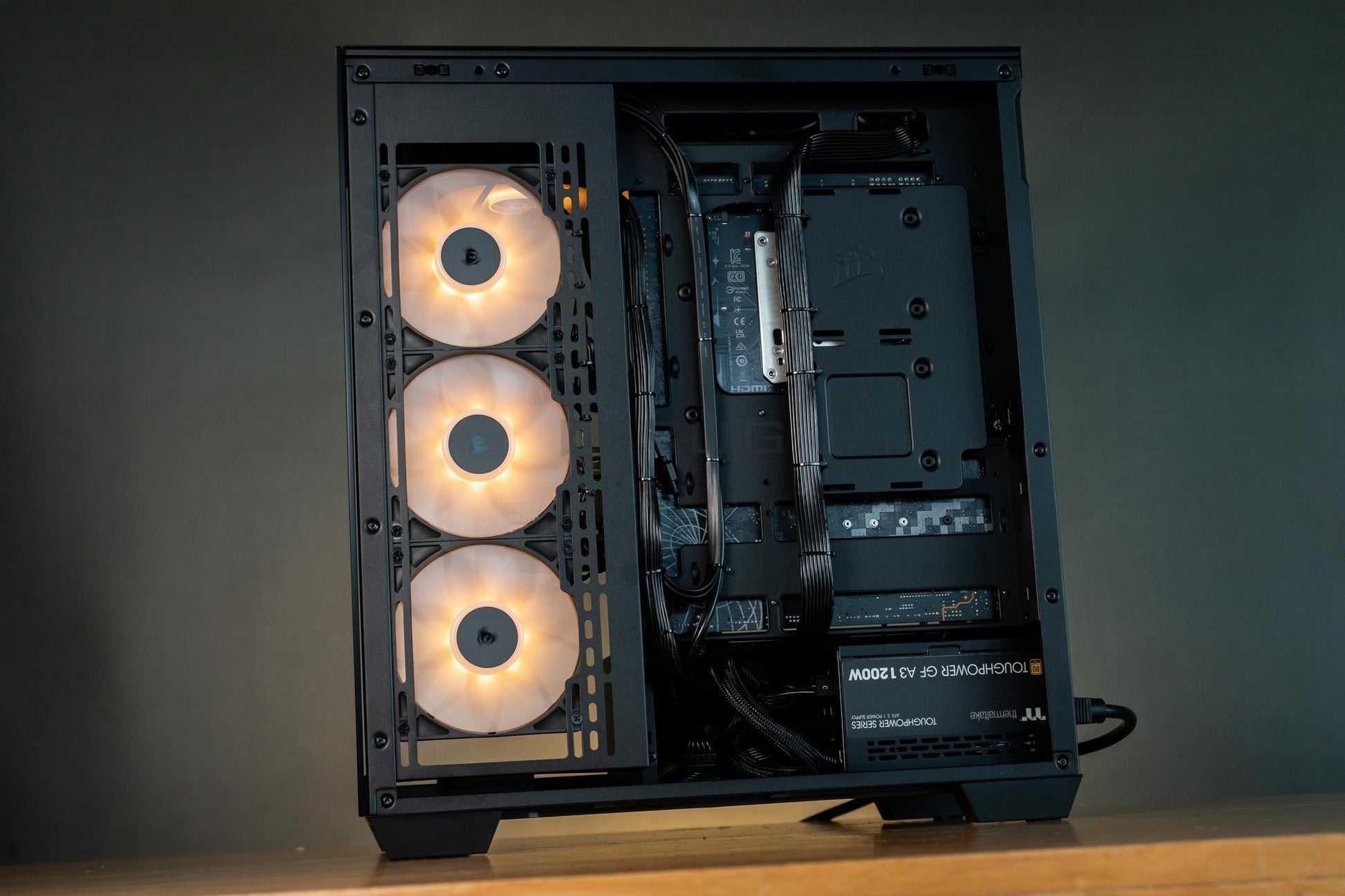 Mozilla LV197  (คอมประกอบ) CPU AMD RYZEN 7-9800X3D /  RTX5090 TUF GAMING OC 32GB  | DBUG6808141 D-BUG COMPUTER
