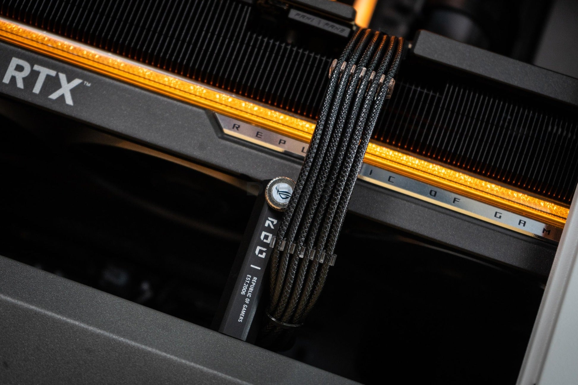 Mozilla LV199  (คอมประกอบ)  CPU AMD RYZEN 7-9800X3D /  RTX5090 ASTRAL OC 32GB  | DBUG680815 D-BUG COMPUTER