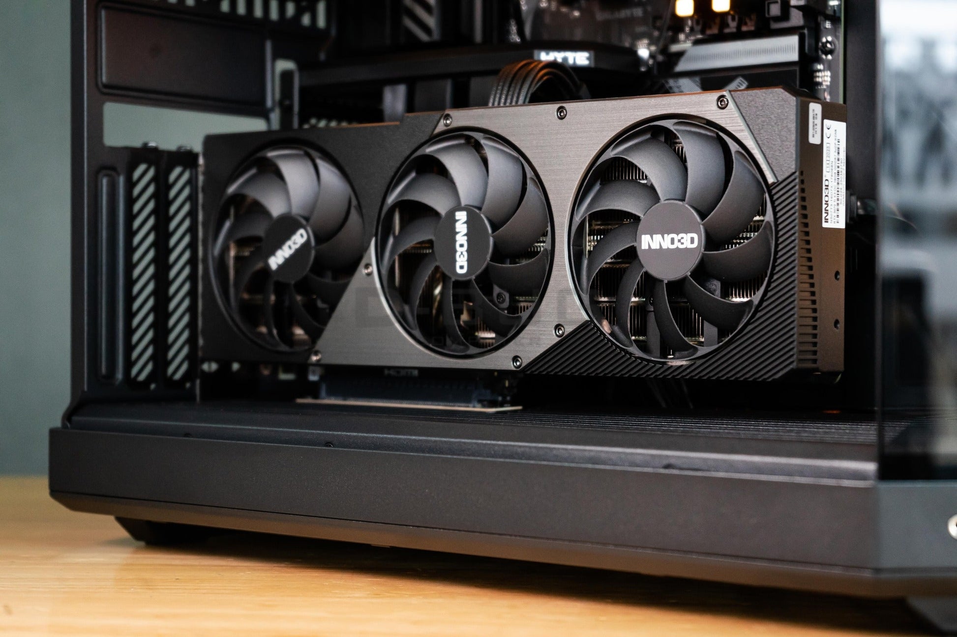 Mozilla LV205 (คอมประกอบ) CPU AMD RYZEN7-9800X3D /  RTX 5070 TI X3 OC - 16GB GDDR7 | DBUG680824 D-BUG COMPUTER