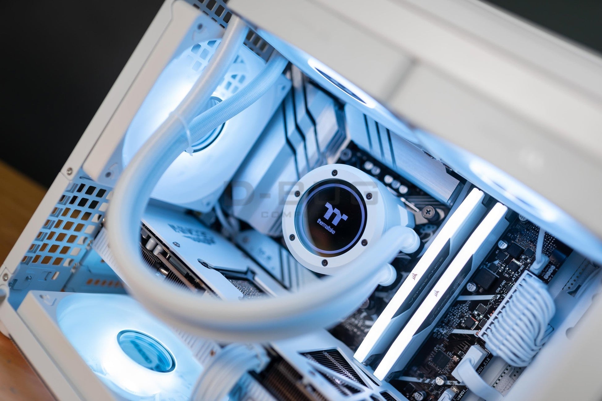 Mozilla LV208 (คอมประกอบ) CPU intel GEN14 CORE i7-14700K / RTX5070 Ti 16GB White | DBUG680828 D-BUG COMPUTER