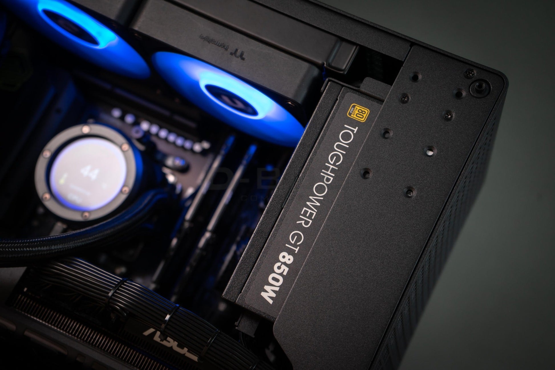 Mozilla LV210 (คอมประกอบ) CPU AMD RYZEN7-9800x3d    / RX 9070 XT 16GB GDDR6    | DBUG680901 D-BUG COMPUTER