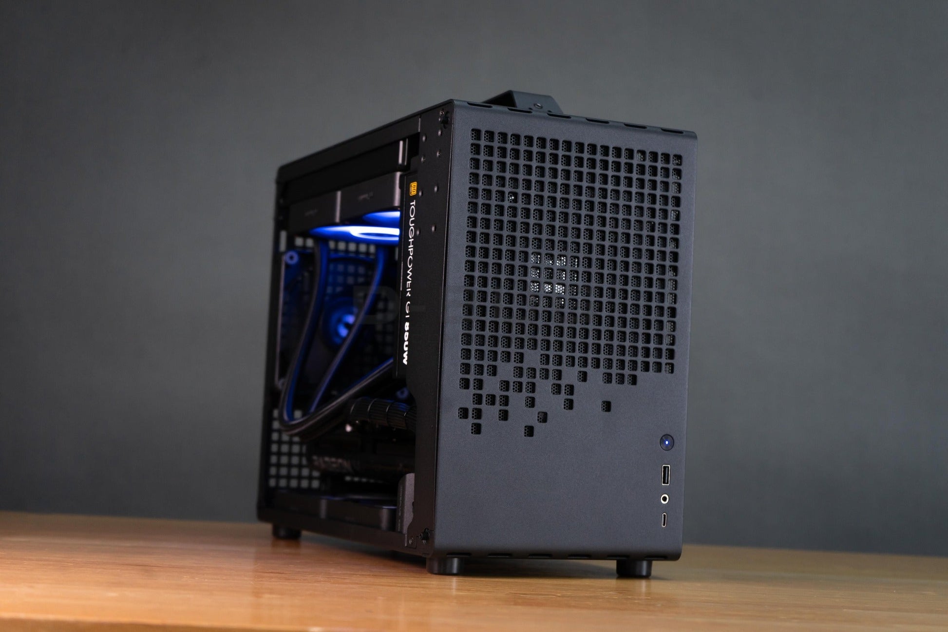 Mozilla LV210 (คอมประกอบ) CPU AMD RYZEN7-9800x3d    / RX 9070 XT 16GB GDDR6    | DBUG680901 D-BUG COMPUTER