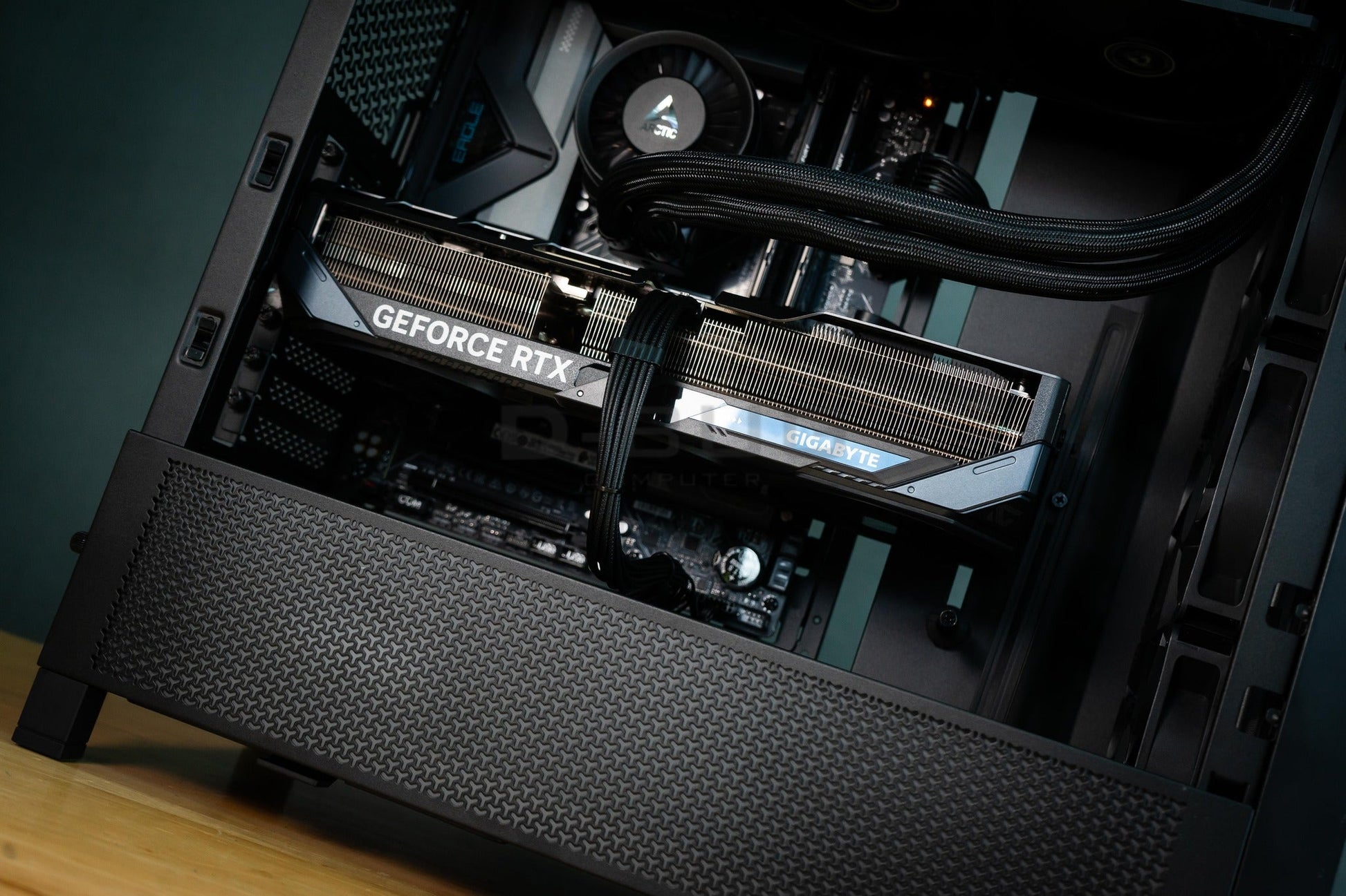 Mozilla LV215 (คอมประกอบ) CPU INTEL CORE ULTRA7 265K /  RTX 5080 WINDFORCE OC SFF 16GB   | DBUG680913 D-BUG COMPUTER