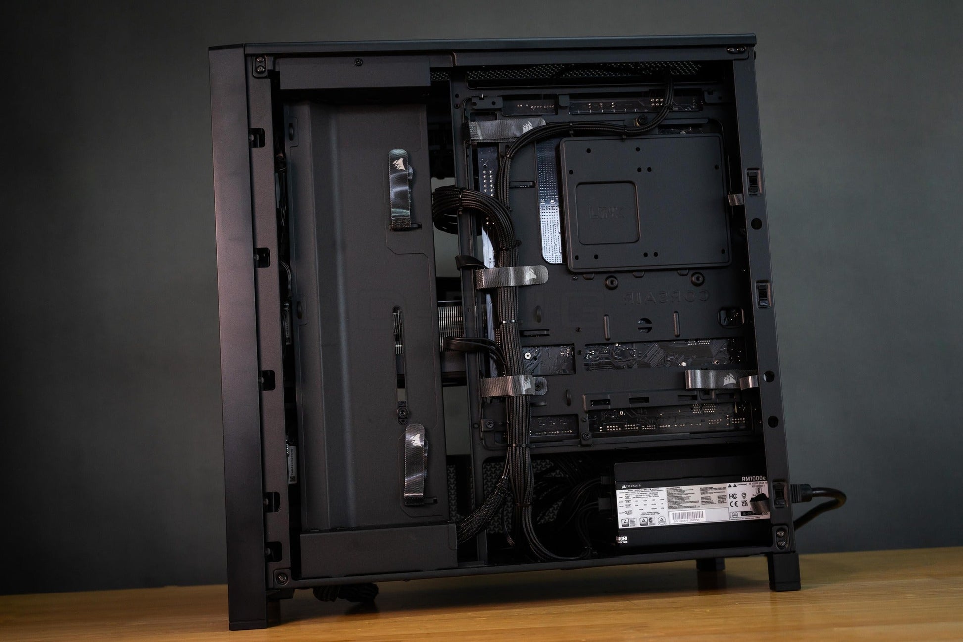 Mozilla LV215 (คอมประกอบ) CPU INTEL CORE ULTRA7 265K /  RTX 5080 WINDFORCE OC SFF 16GB   | DBUG680913 D-BUG COMPUTER