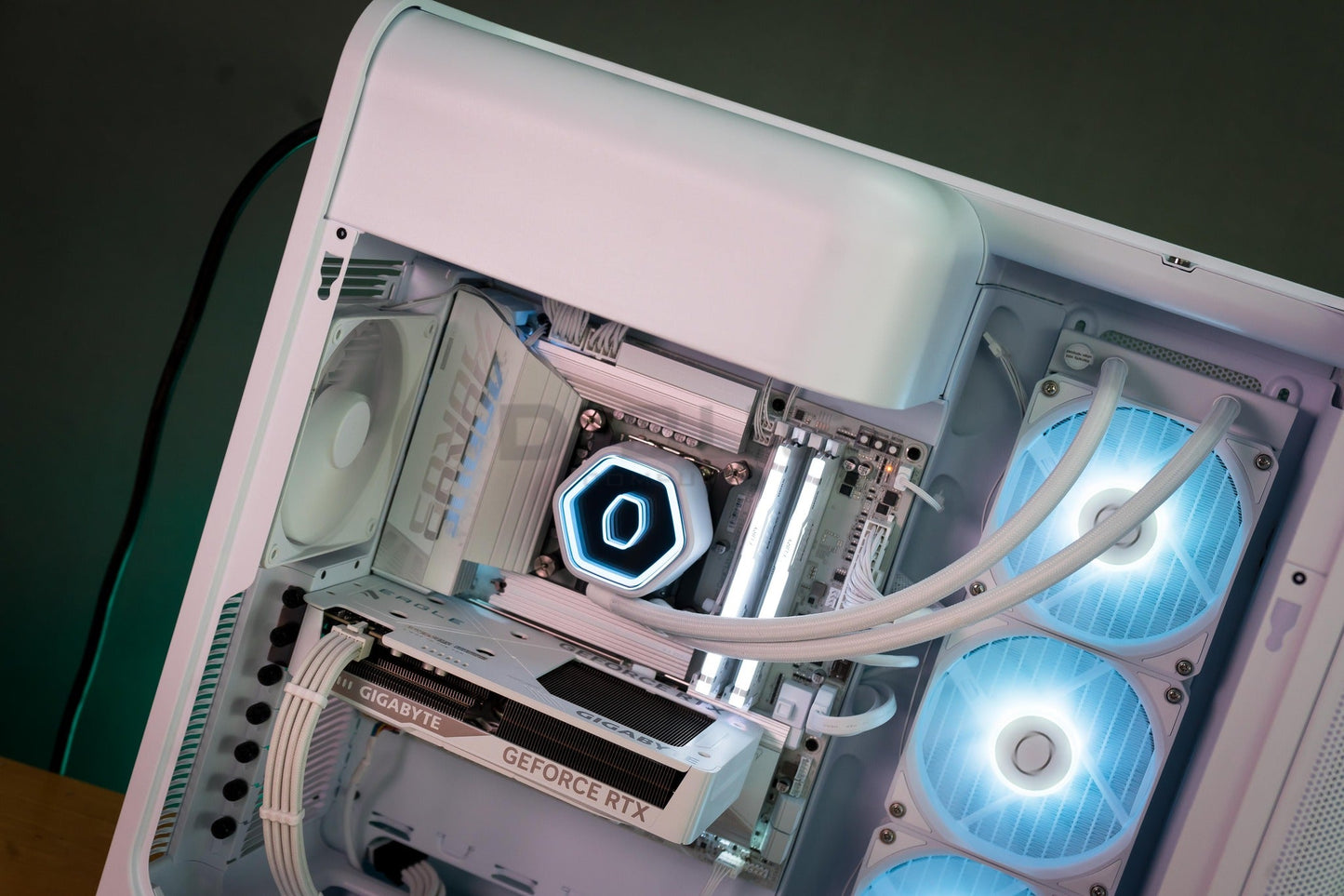 Mozilla LV236 (คอมประกอบ) CPU INTEL CORE ULTRA5-225F  /  RTX 5060TI 8GB WHITE | DBUG6901031 D-BUG COMPUTER